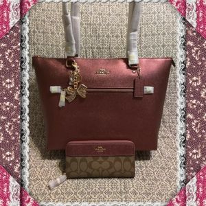 🎁SALE🎁GORGEOUS COACH SET